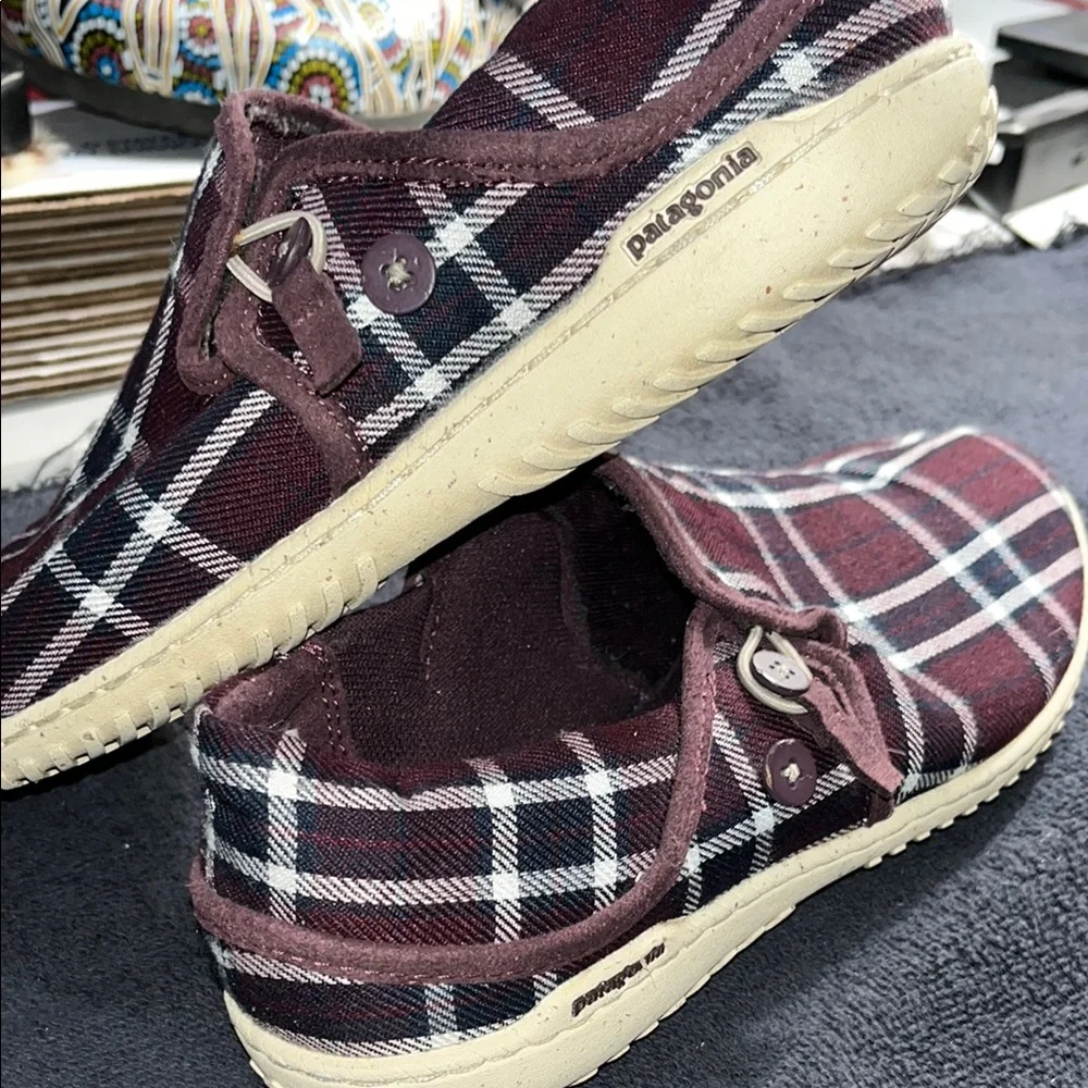 Patagonia White and Maroon Slip-On Loafers - Picture 8 of 11